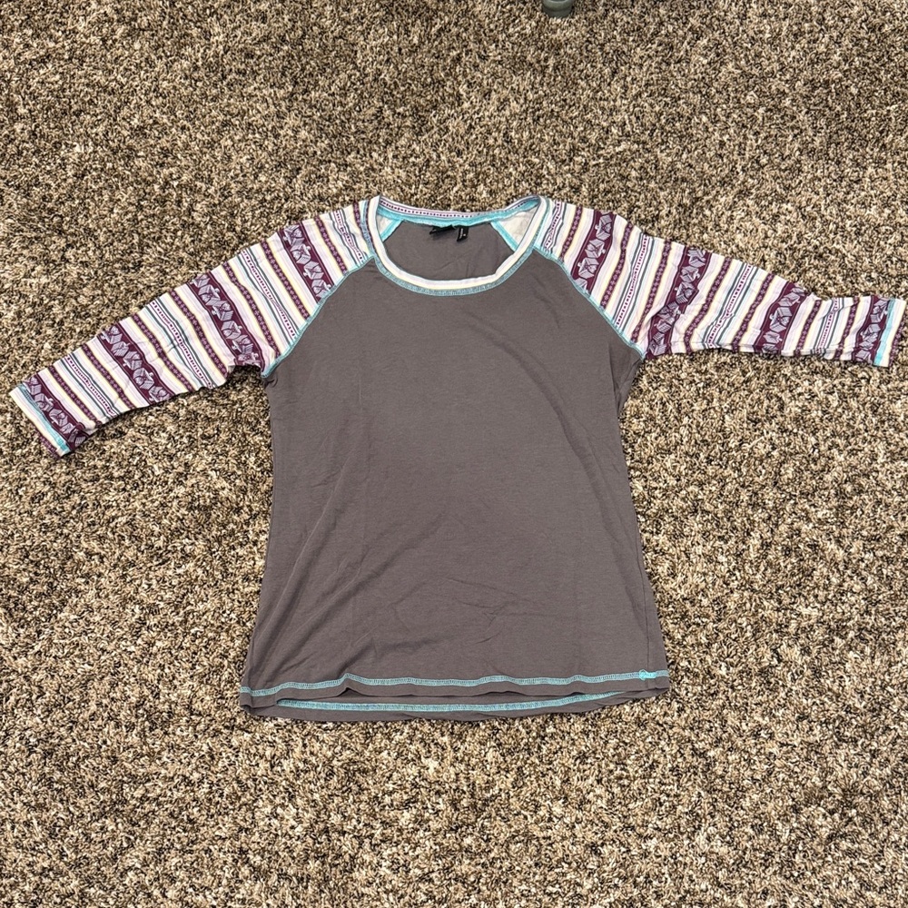 Cruel Girl Women's Gray 3/4 Sleeve Tee with Patterned Sleeves